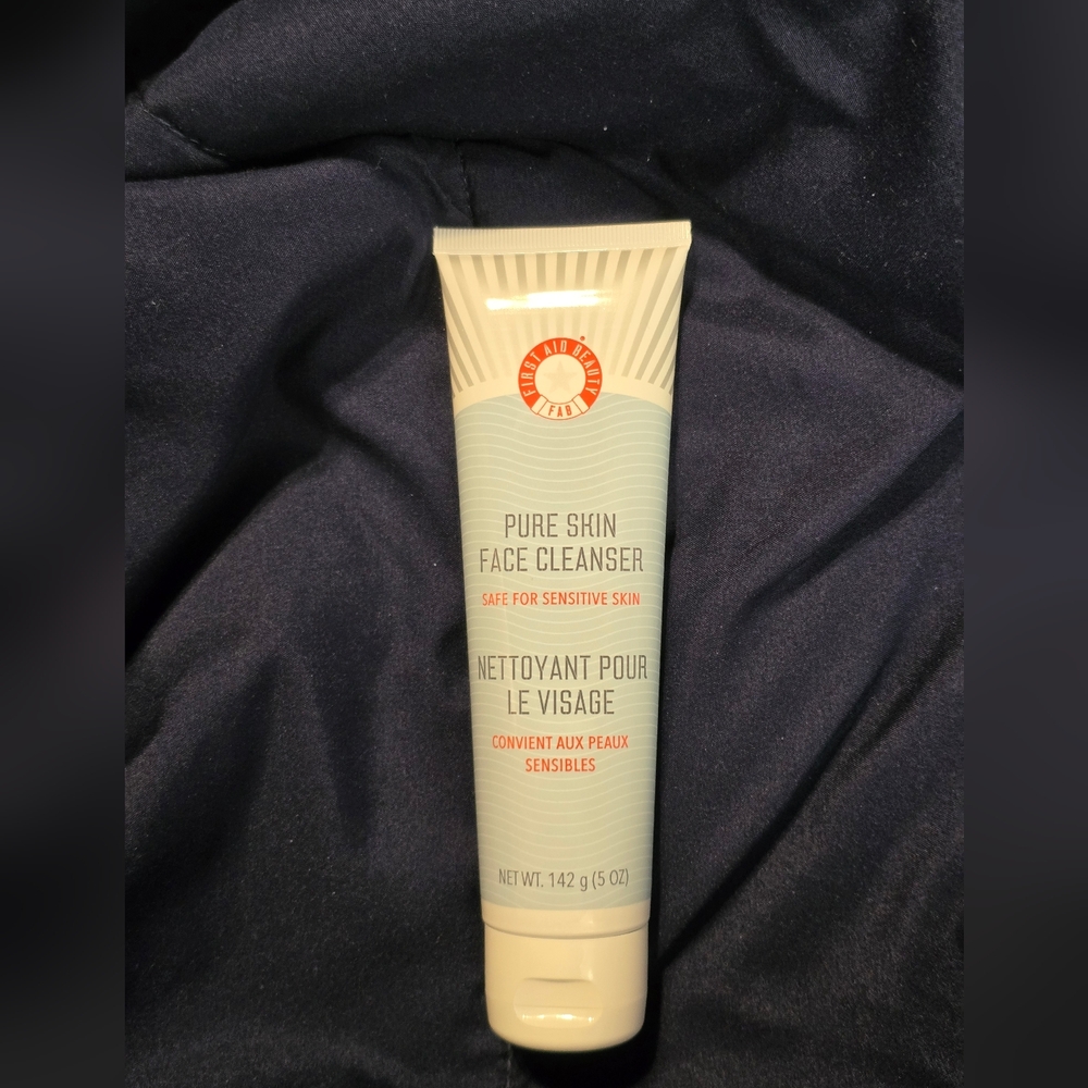 First Aid Beauty Pure Skin Face Cleanser 5oz.(Brand New)